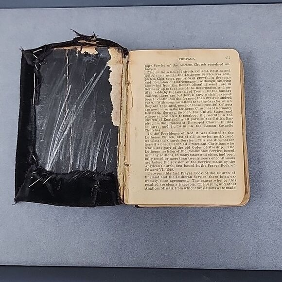 Vintage Catholic Guide Bible - Picture 1 of 3